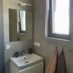 Airbnbtrebon - Modern Apartment