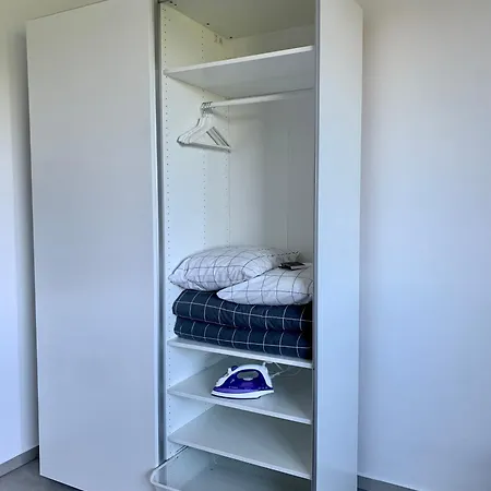 Airbnbtrebon - Modern