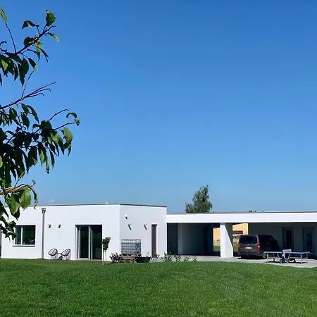 Airbnbtrebon - Modern * Třeboň