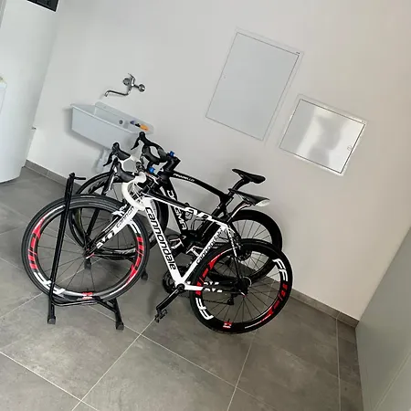 Διαμέρισμα Airbnbtrebon - Modern