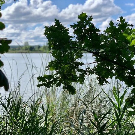 Airbnbtrebon - Modern